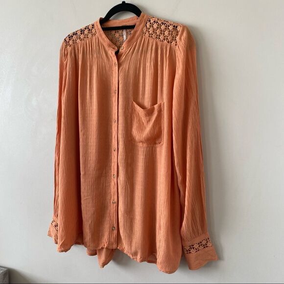 FREE People-The Perfect Lace Back Button Down Peach (Size:Small) - Picture 5 of 12